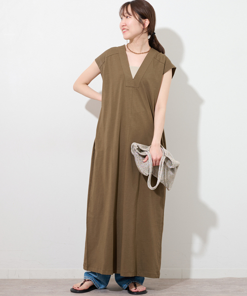 JOURNAL STANDARD relume(ジャーナルスタンダード レリューム)の「マキシプルオーバーワンピース(ワンピース・レディース・ブラック/カーキ・FREE)」の2枚目の写真