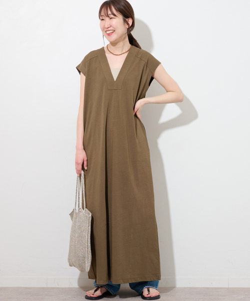 JOURNAL STANDARD relume(ジャーナルスタンダード レリューム)の「マキシプルオーバーワンピース(ワンピース・レディース・ブラック/カーキ・FREE)」の8枚目の写真