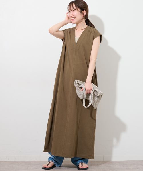 JOURNAL STANDARD relume(ジャーナルスタンダード レリューム)の「マキシプルオーバーワンピース(ワンピース・レディース・ブラック/カーキ・FREE)」の9枚目の写真