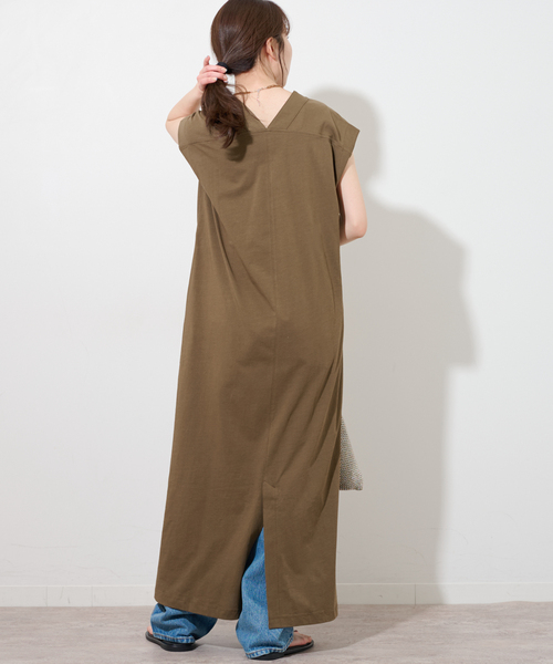 JOURNAL STANDARD relume(ジャーナルスタンダード レリューム)の「マキシプルオーバーワンピース(ワンピース・レディース・ブラック/カーキ・FREE)」の11枚目の写真