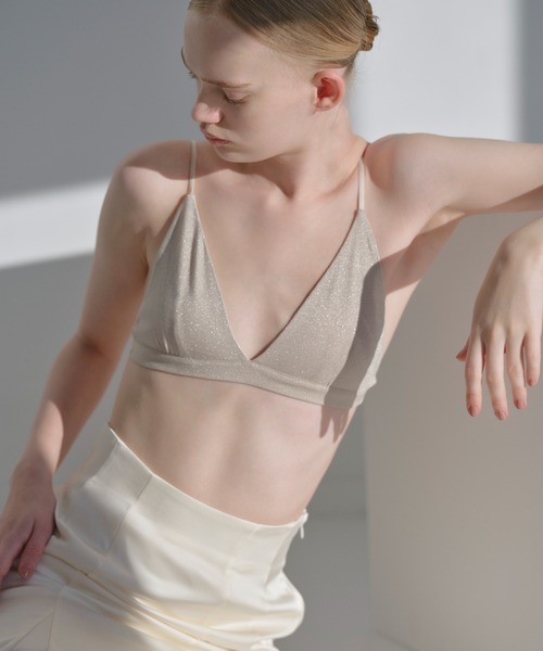 UNDERSON UNDERSON(アンダーソン アンダーソン)の「ラメトライアングルブラ(ブラジャー・レディース・ブラック/ゴールド/シルバー・1/0/2)」の2枚目の写真