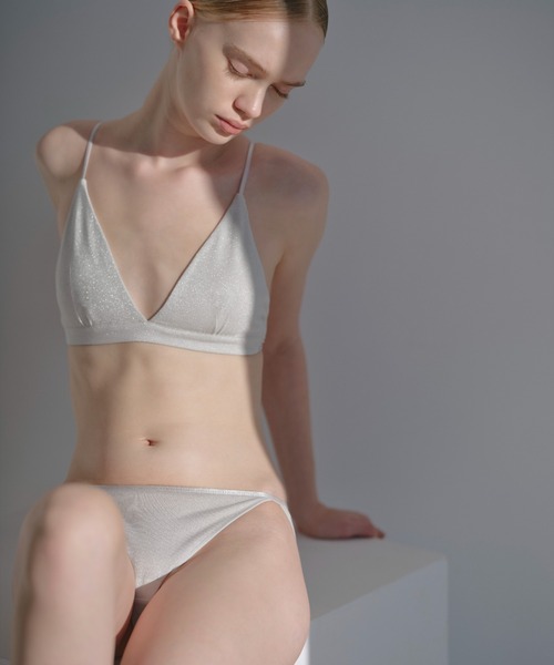 UNDERSON UNDERSON(アンダーソン アンダーソン)の「ラメトライアングルブラ(ブラジャー・レディース・ブラック/ゴールド/シルバー・1/0/2)」の21枚目の写真