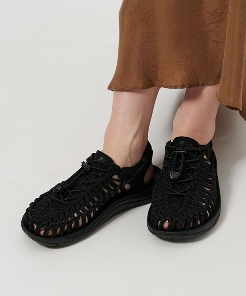 KEEN(キーン)の「<KEEN>ウィメンズ UNEEK/サンダル(サンダル・レディース・ブラック/ベージュ・23cm/25cm/23.5cm/24.5cm/24cm)」の3枚目の写真