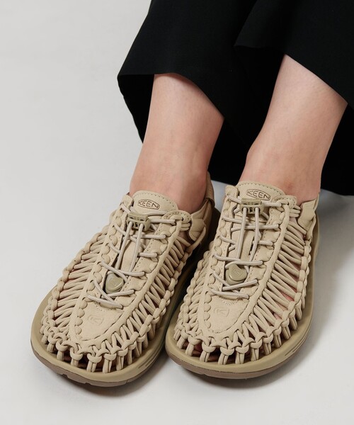 KEEN(キーン)の「<KEEN>ウィメンズ UNEEK/サンダル(サンダル・レディース・ブラック/ベージュ・23cm/25cm/23.5cm/24.5cm/24cm)」の21枚目の写真