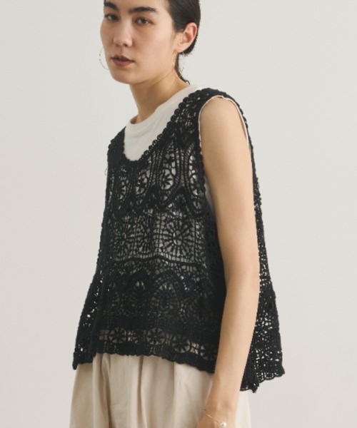 Libra Cue（リブラ キュー）の「かぎ編みレイヤードジレ（ベスト・レディース・アイボリー/ブラック・FREE）」の4枚目の写真