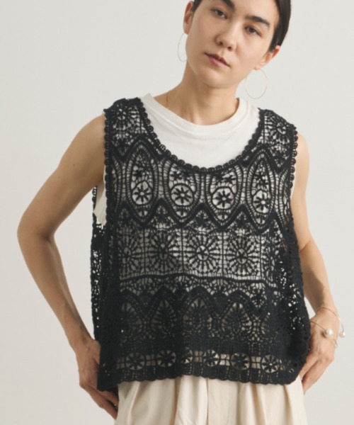 Libra Cue（リブラ キュー）の「かぎ編みレイヤードジレ（ベスト・レディース・アイボリー/ブラック・FREE）」の12枚目の写真