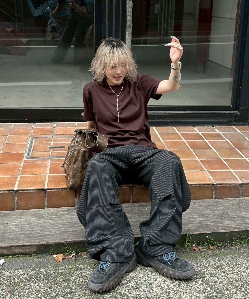 Chikashitsu +（チカシツプラス）の「【Chikashitsu +】antique coating buckle shoulder bag / 【チカシツプラス】アンティークコーティングバックルショルダーバッグ（ショルダーバッグ・メンズ・ブラウン・ONE SIZE）」の11枚目の写真