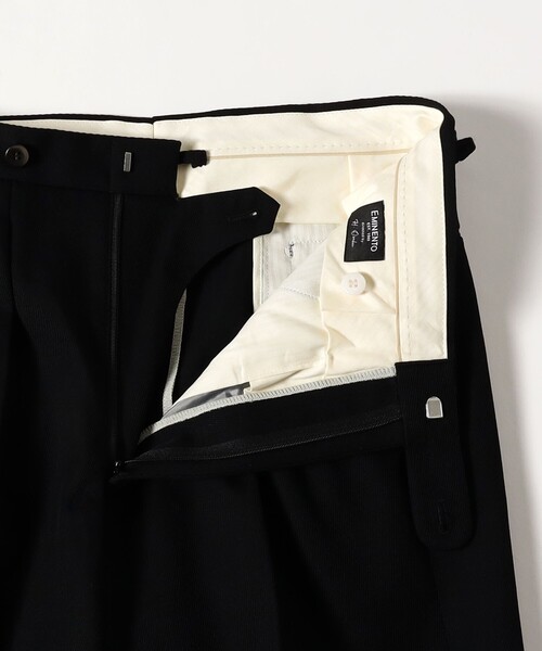 BEAMS F（ビームスエフ）の「【別注】EMINENTO by H .Osaku / ウール カルゼ 2プリーツ サイドアジャスター ワイドスラックス（その他パンツ・メンズ・ブラック/カーキ・42/44/46/48/50/52）」の6枚目の写真
