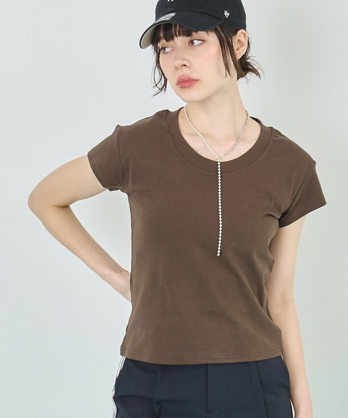 ANAP(アナップ)の「シンプルノーマルTシャツ(Tシャツ/カットソー・レディース・ネイビー/ブラウン/ホワイト/ブラック・FREE)」の4枚目の写真
