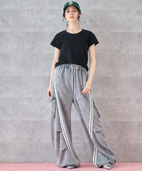 ANAP(アナップ)の「シンプルノーマルTシャツ(Tシャツ/カットソー・レディース・ネイビー/ブラウン/ホワイト/ブラック・FREE)」の15枚目の写真