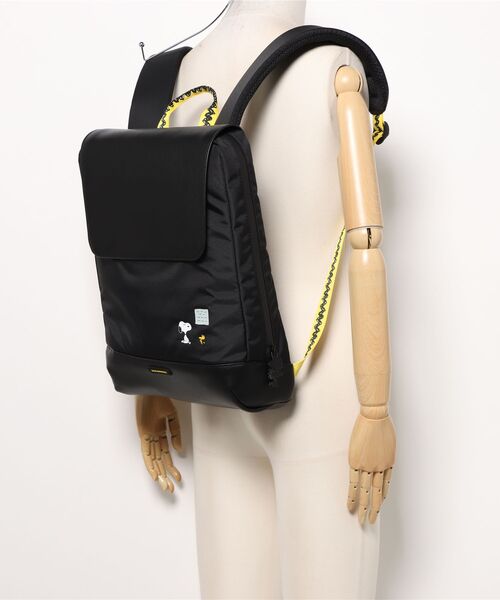 MOLESKINE（モレスキン）の「ピーナッツ X モレスキン 15インチPC収納 メトロ スリムバックパック（バックパック/リュック・レディース・ブラック・FREE）」の15枚目の写真