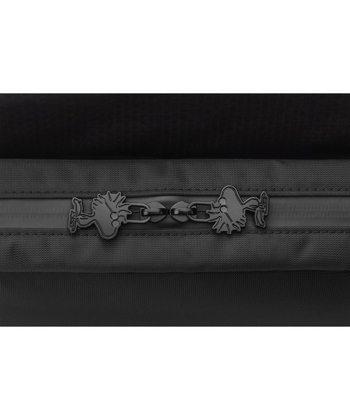 MOLESKINE（モレスキン）の「ピーナッツ X モレスキン 15インチPC収納 メトロ スリムバックパック（バックパック/リュック・レディース・ブラック・FREE）」の7枚目の写真