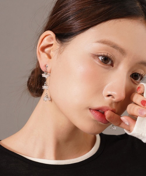 CEMONEMO(セモネモ)の「グラスビーズ ロング イヤリング(イヤリング・レディース・シルバー/ゴールド・FREE)」の8枚目の写真