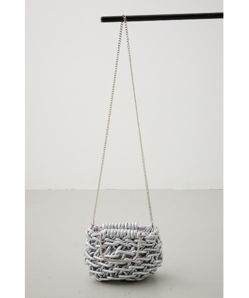 AZUL by moussy(アズールバイマウジー)の「メタルハンドルメタリック編み込みバッグ(ショルダーバッグ・レディース・ゴールド/シルバー・FREE)」の4枚目の写真