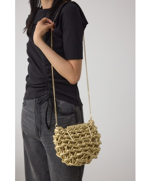 AZUL by moussy(アズールバイマウジー)の「メタルハンドルメタリック編み込みバッグ(ショルダーバッグ・レディース・ゴールド/シルバー・FREE)」の19枚目の写真