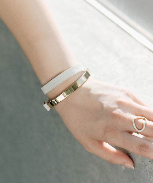 ear PAPILLONNER(イアパピヨネ)の「ダブルラップレザーブレスレット(ブレスレット・レディース・アイボリー/ブラック・FREE)」の11枚目の写真