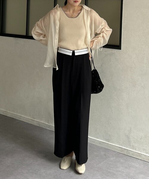 Thevon（ゼボン）の「ラメワッシャー袖シャーリングシアーシャツ（シャツ/ブラウス・レディース・ブラウン/ベージュ/アイボリー/サックスブルー・FREE）」の11枚目の写真