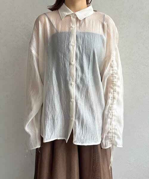 Thevon（ゼボン）の「ラメワッシャー袖シャーリングシアーシャツ（シャツ/ブラウス・レディース・ブラウン/ベージュ/アイボリー/サックスブルー・FREE）」の15枚目の写真