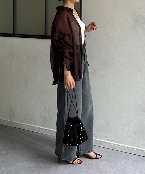 Thevon（ゼボン）の「ラメワッシャー袖シャーリングシアーシャツ（シャツ/ブラウス・レディース・ブラウン/ベージュ/アイボリー/サックスブルー・FREE）」の21枚目の写真