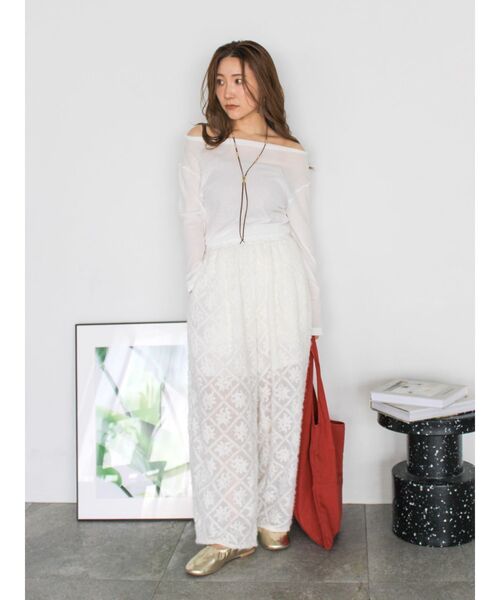 Ungrid（アングリッド）の「オフショルデザインシアーロングスリーブTee（Tシャツ/カットソー・レディース・ブラック/オフホワイト/レッド/その他1・FREE）」の16枚目の写真