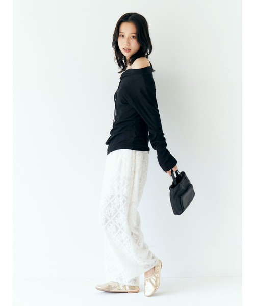 Ungrid（アングリッド）の「オフショルデザインシアーロングスリーブTee（Tシャツ/カットソー・レディース・ブラック/オフホワイト/レッド/その他1・FREE）」の10枚目の写真