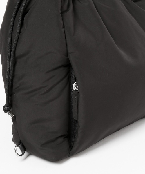 BAYFLOW（ベイフロー）の「【A4サイズ対応】マルチWAYポーチチャーム付きトートパフバッグ / ショルダーバッグ / ミニリュック（トートバッグ・レディース・テラコッタ/アイボリー/ブラック/ライトブルー・FREE）」の22枚目の写真