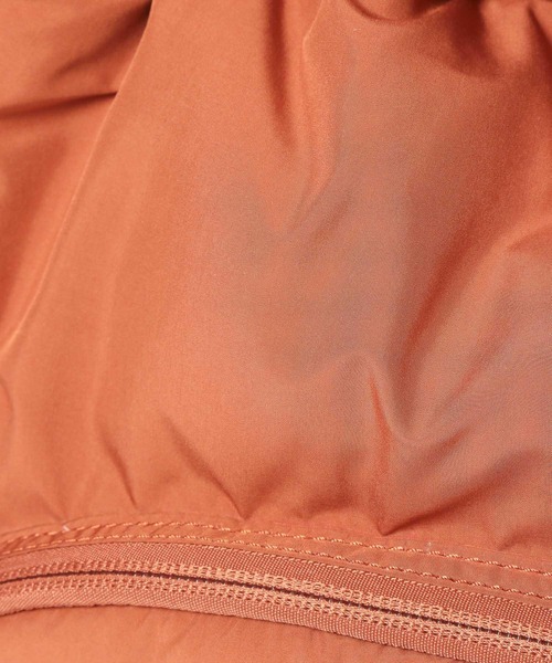 BAYFLOW（ベイフロー）の「【A4サイズ対応】マルチWAYポーチチャーム付きトートパフバッグ / ショルダーバッグ / ミニリュック（トートバッグ・レディース・テラコッタ/アイボリー/ブラック/ライトブルー・FREE）」の12枚目の写真