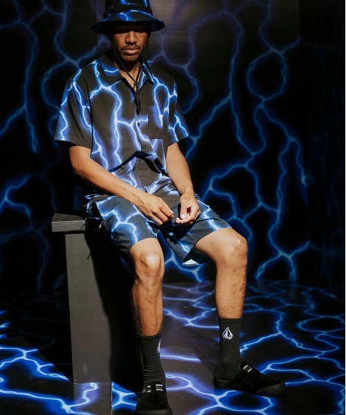 VOLCOM(ボルコム)の「【VOLCOM/ボルコム】Featured Artist Travis Spinks Ascender Elastic Waist Shorts/ウエストゴム総柄UVケアサーフトランクス・ボードショーツ・バギーショーツ(水着)(その他パンツ・メンズ・ブラック・MEDIUM/LARGE/X-LARGE)」の4枚目の写真