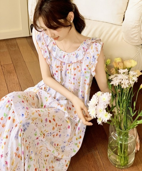 gossip!ロサンゼルス(ゴシップロサンゼルス)の「レトロガーリー花柄フリルキャミソールロングワンピース(ナイトウェア/ルームウェア)(ワンピース・レディース・イエロー系その他/グリーン系その他・FREE)」の1枚目の写真