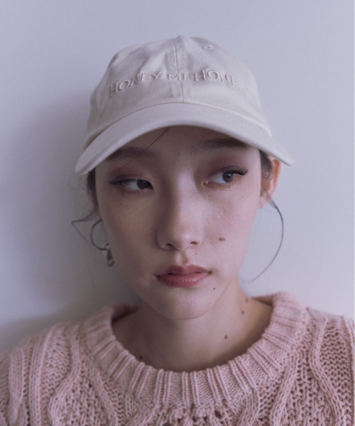 HONEY MI HONEY(ハニーミーハニー)の「embroidery logo cap(キャップ・レディース・チャコールグレー/アイボリー・FREE)」の4枚目の写真