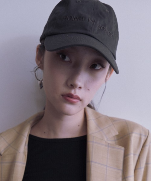 HONEY MI HONEY(ハニーミーハニー)の「embroidery logo cap(キャップ・レディース・チャコールグレー/アイボリー・FREE)」の8枚目の写真