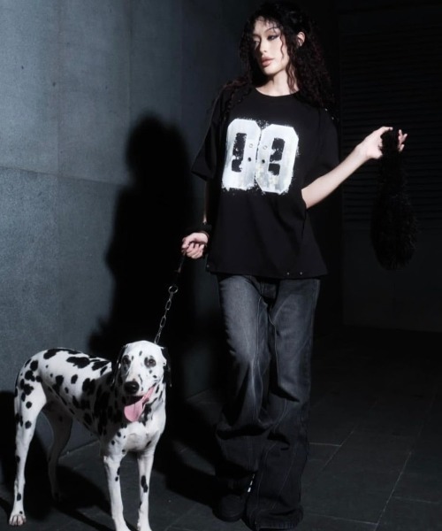 COZY WORLDWIDE（コージーワールドワイド）の「【Cozy world Wide】00 KNIGHT CLUB T SHIRT / 【コージーワールドワイド】ナンバープリント半袖Tシャツ（Tシャツ/カットソー・メンズ・ブラック・M）」の4枚目の写真