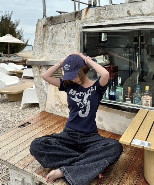 Ritzy（リッツィー）の「Y2K ロゴプリント オフショルダー半袖Tシャツ（Tシャツ/カットソー・レディース・ホワイト/ネイビー/グレー/マスタード・S/M/L）」の11枚目の写真