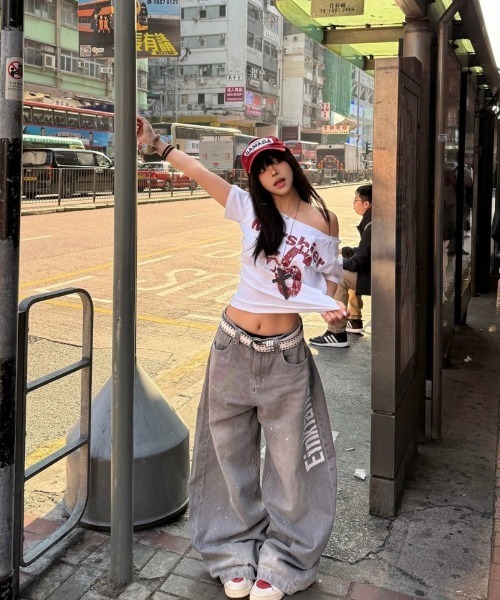 Ritzy（リッツィー）の「Y2K ロゴプリント オフショルダー半袖Tシャツ（Tシャツ/カットソー・レディース・ホワイト/ネイビー/グレー/マスタード・S/M/L）」の13枚目の写真