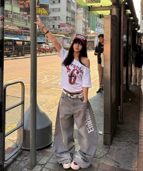 Ritzy（リッツィー）の「Y2K ロゴプリント オフショルダー半袖Tシャツ（Tシャツ/カットソー・レディース・ホワイト/ネイビー/グレー/マスタード・S/M/L）」の15枚目の写真