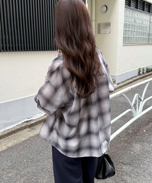 fredy emue（フレディエミュ）の「オンブレーチェック柄クロップドシャツ（シャツ/ブラウス・レディース・グレー系その他/ベージュ系その他・38）」の21枚目の写真