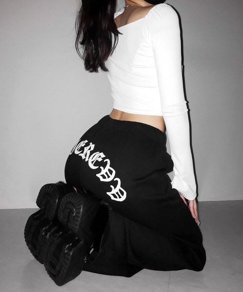 me+em select(ミームセレクト)の「グランジロゴバックプリントスウェットワイドパンツ / grunge logo back print sweat wide pants(スウェットパンツ・レディース・ブラック・FREE)」の6枚目の写真