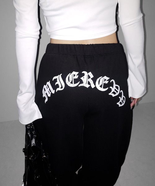 me+em select(ミームセレクト)の「グランジロゴバックプリントスウェットワイドパンツ / grunge logo back print sweat wide pants(スウェットパンツ・レディース・ブラック・FREE)」の8枚目の写真