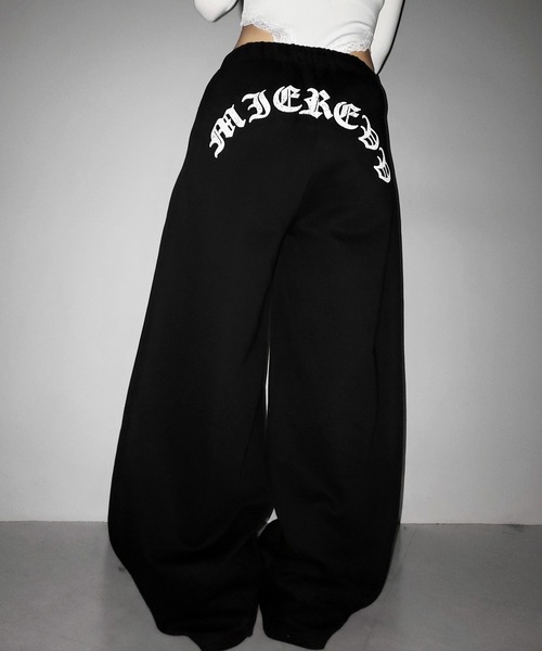 me+em select(ミームセレクト)の「グランジロゴバックプリントスウェットワイドパンツ / grunge logo back print sweat wide pants(スウェットパンツ・レディース・ブラック・FREE)」の13枚目の写真