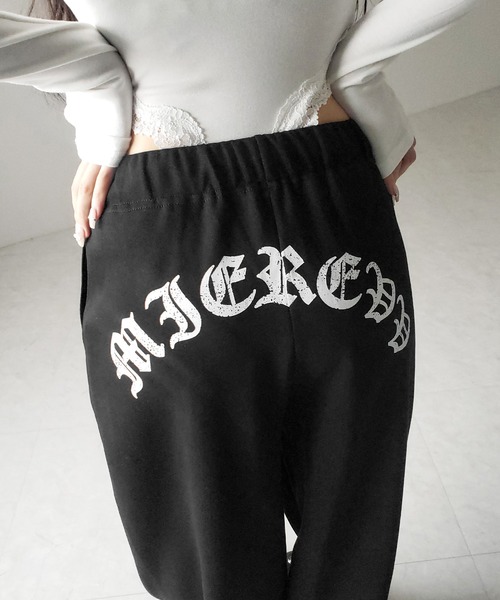 me+em select(ミームセレクト)の「グランジロゴバックプリントスウェットワイドパンツ / grunge logo back print sweat wide pants(スウェットパンツ・レディース・ブラック・FREE)」の21枚目の写真