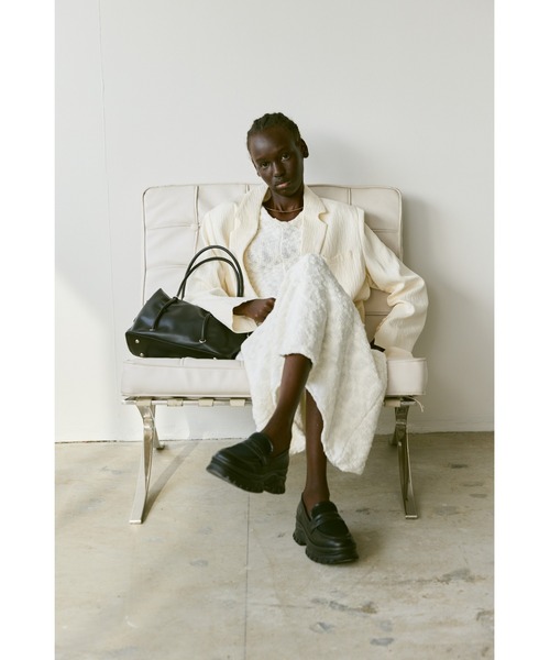 un/neu(アンノイ)の「2WAYナローハンドルスクエアボストン / ペットボトル収納可能 / ショルダーバッグ(ボストンバッグ・レディース・ブラック/ダークブラウン・FREE)」の20枚目の写真