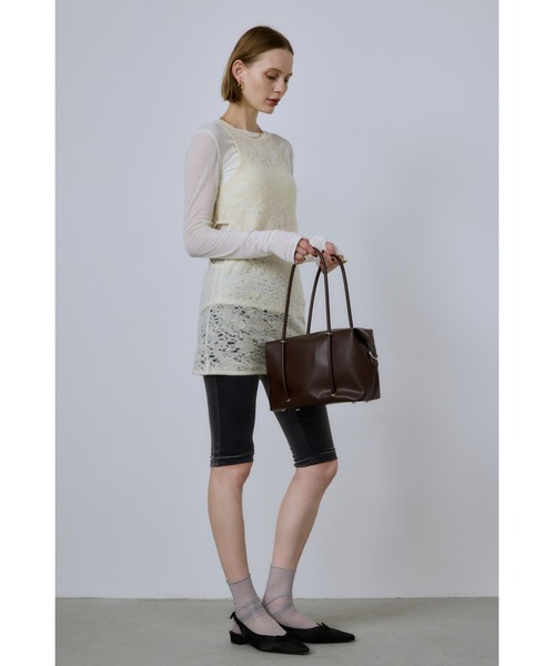 un/neu(アンノイ)の「2WAYナローハンドルスクエアボストン / ペットボトル収納可能 / ショルダーバッグ(ボストンバッグ・レディース・ブラック/ダークブラウン・FREE)」の11枚目の写真