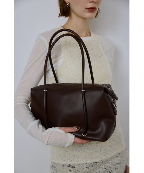 un/neu(アンノイ)の「2WAYナローハンドルスクエアボストン / ペットボトル収納可能 / ショルダーバッグ(ボストンバッグ・レディース・ブラック/ダークブラウン・FREE)」の17枚目の写真