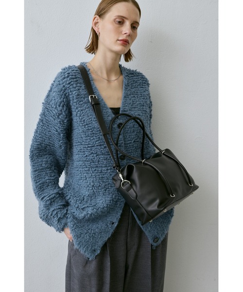 un/neu(アンノイ)の「サークルハンドル2WAYスクエアボストン / ペットボトル収納可能 / ショルダーバッグ(ボストンバッグ・レディース・ブラック/ダークブラウン・FREE)」の14枚目の写真