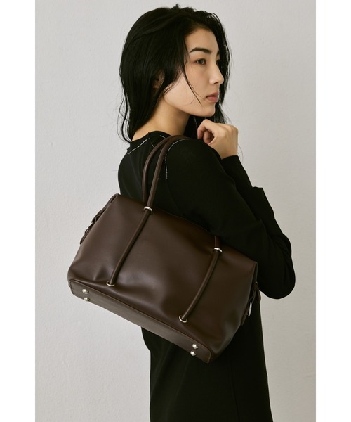 un/neu(アンノイ)の「サークルハンドル2WAYスクエアボストン / ペットボトル収納可能 / ショルダーバッグ(ボストンバッグ・レディース・ブラック/ダークブラウン・FREE)」の22枚目の写真