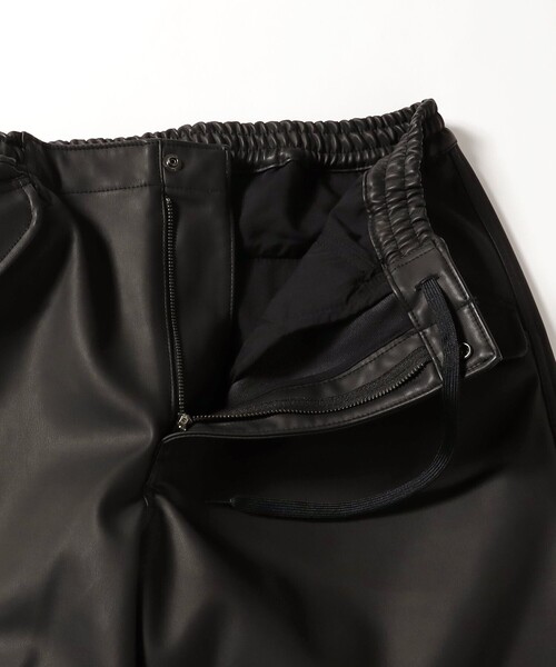BEAMS（ビームス）の「フェイクレザー オーバーパンツ（その他パンツ・メンズ・ブラック・M/XL/L/S）」の4枚目の写真