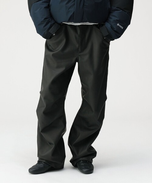 フェイクレザー オーバーパンツ（その他パンツ）｜BEAMS（ビームス）の