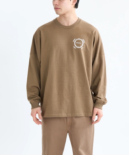 RVCA（ルーカ）の「RVCA メンズ METAL URGY LT ロンＴ 【2025年秋冬モデル】ルーカワイドシルエットバックプリント長袖ロンT（Tシャツ/カットソー・メンズ・ブラック/ベージュ/オフホワイト/ブルー系その他・SMALL/MEDIUM/LARGE/X-LARGE）」の13枚目の写真