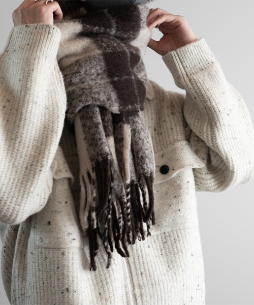 RUUBON（ルーボン）の「【RUUBON】 soft volume check muffler / ソフトボリュームチェックマフラー（マフラー・メンズ・ブラウン/ベージュ・FREE）」の3枚目の写真