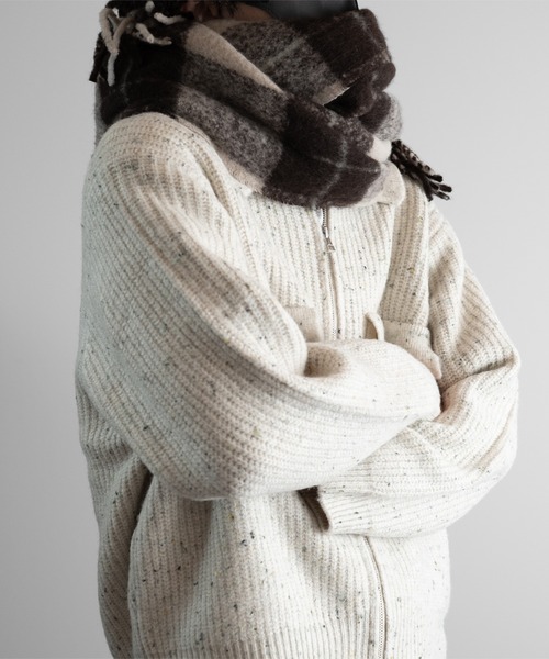 RUUBON（ルーボン）の「【RUUBON】 soft volume check muffler / ソフトボリュームチェックマフラー（マフラー・メンズ・ブラウン/ベージュ・FREE）」の6枚目の写真